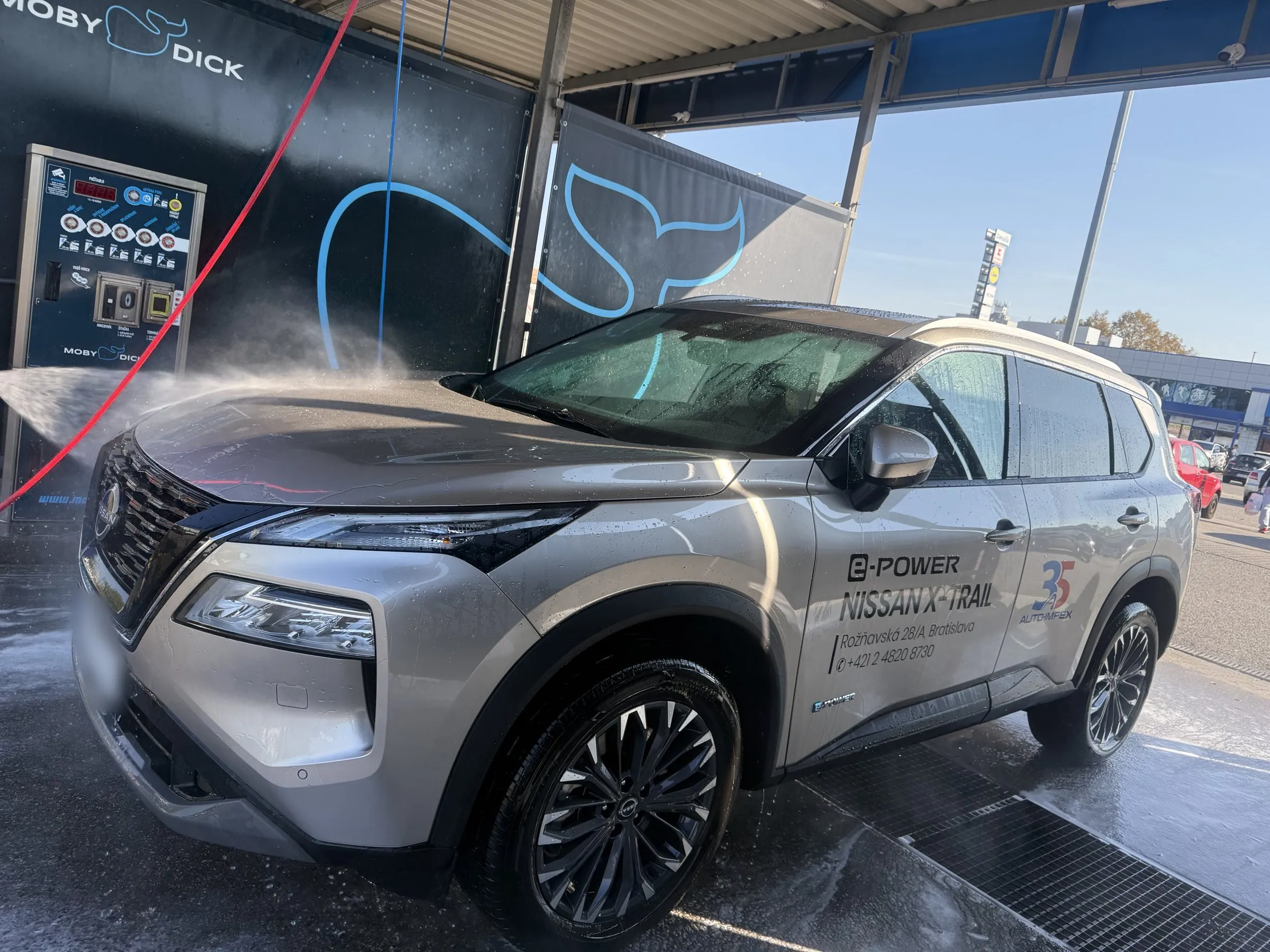 Nissan X-Trail e-POWER v umyvárke